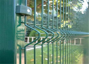 China 2000 X 2500mm Wire Mesh Fence Low Carbon Steel Wire Material With Simple Structure supplier