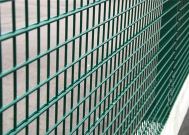 China Welded 2D Panel Wire Mesh Fence 630 X 2500mm Galvanized Wire Material supplier
