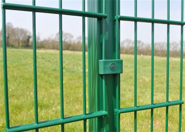 China Metal 868 656 Double Welded Wire Mesh Fencing Panels Green Color For Garden supplier