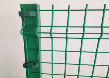 China PVC Coated Welded Wire Mesh Panels Smooth Surface With Peach Type Post supplier