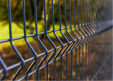 China Plastic Coated Triangular Bending Garden Fence Wire Mesh Security 5X10 Cm Size supplier