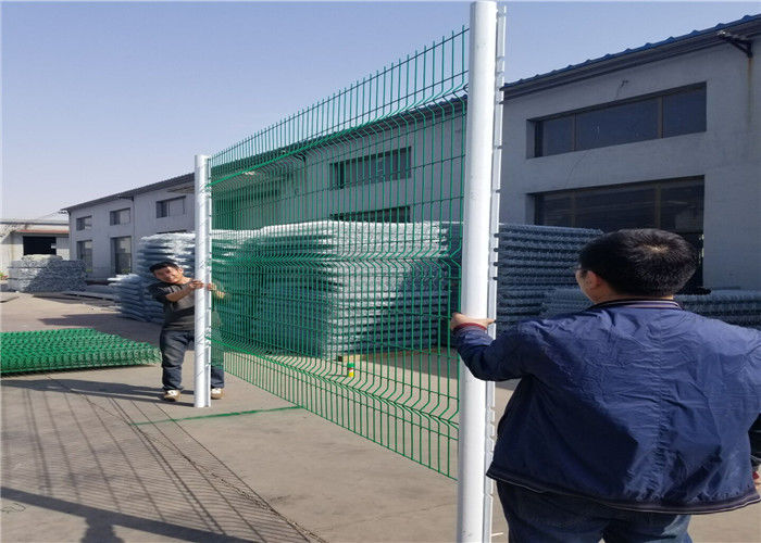 Triangle Bending Strong Wire Fencing Reliable Safe For Industrial Zone