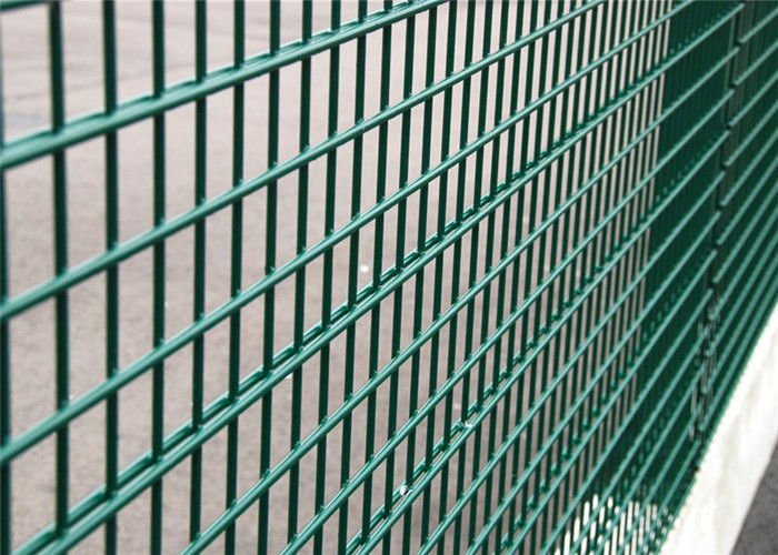 Welded 2D Panel Wire Mesh Fence 630 X 2500mm Galvanized Wire Material